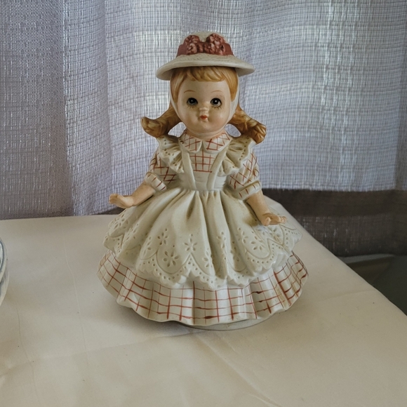 ❤ VINTAGE MUSICAK DOLL - Picture 9 of 11